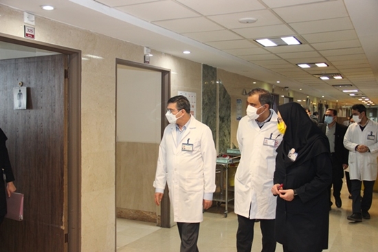 بازدید دکتر احمدرضا جمشیدی رئیس و اعضای هیات رئیسه بیمارستان شریعتی ازاورژانس و بخش جراحی2 